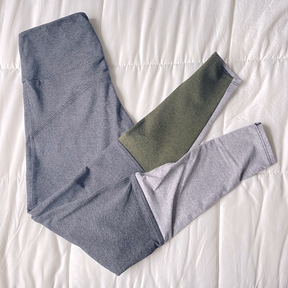 Onzie Leggings for Sale - Picture 1 of 7